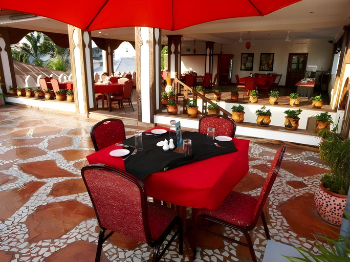Food & Drinks 5, Al Minar Hotel, Mjini