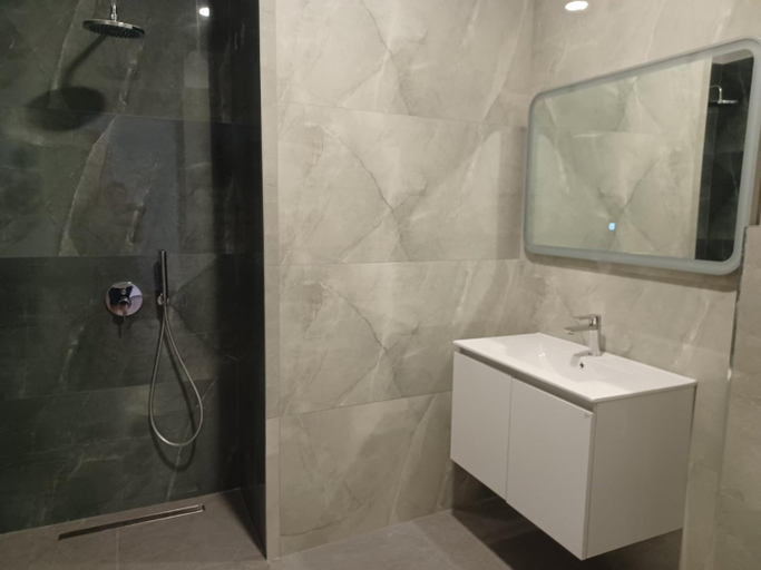 Bathroom 3, Hotel Athina, Central Macedonia