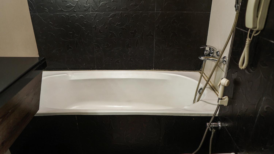 Bathroom 4, Centre Point, Nagpur