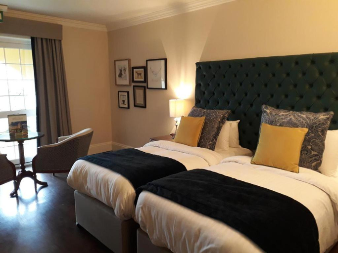 Bedroom 2, New House Country Hotel, Cardiff