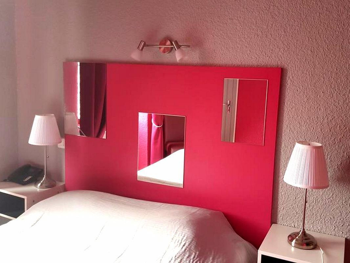 Bedroom 2, Logis Hotel Le Bocage, Allier