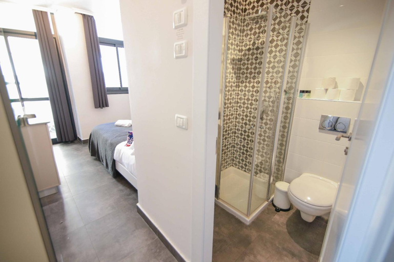 Bathroom 2, Gabriel Apartments - JAFFA Street 214 Suits + Balcony
