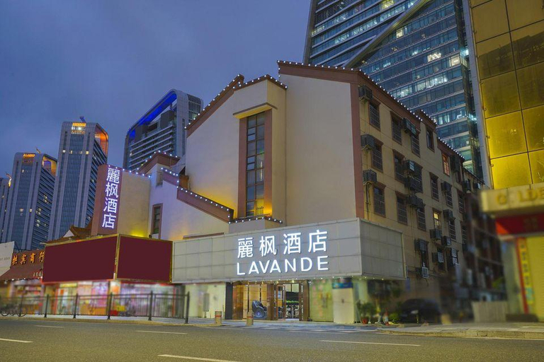 Exterior & Views