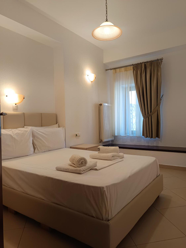 Bedroom 3, To Agioklima, Epirus