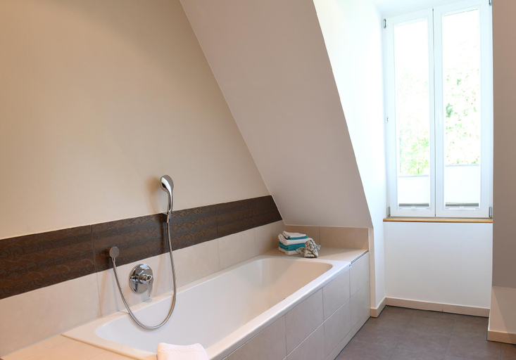 Bathroom 2, Haus Keppelborg: ZI Elisabeth mit Burgmauerblick, Borken