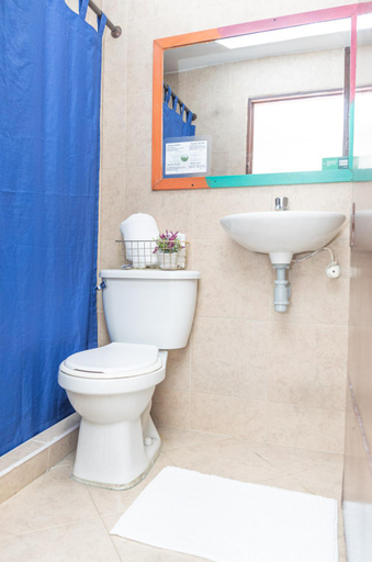 Bathroom 4, Hotel Conquistadores, Medellín