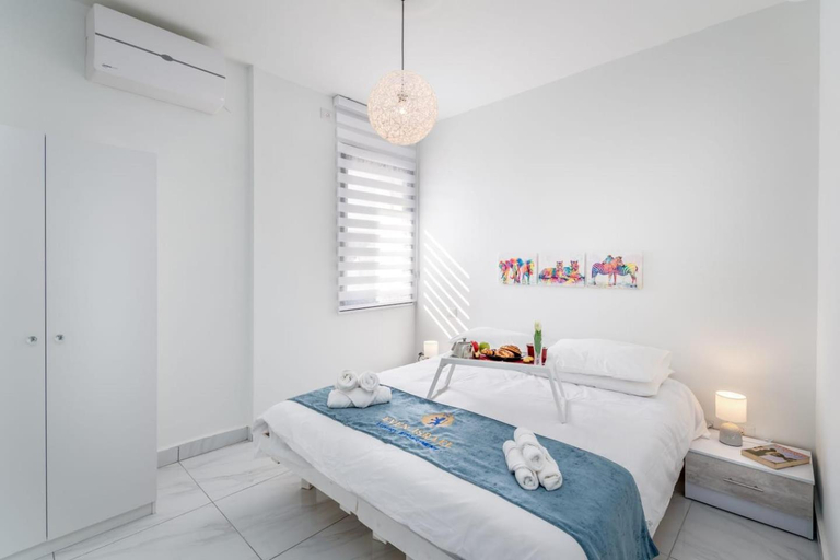 Bedroom 2, Even Israel Apartments