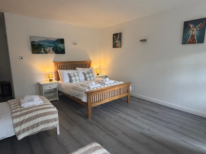 Bedroom 2, The Hanmer Arms, Wrexham