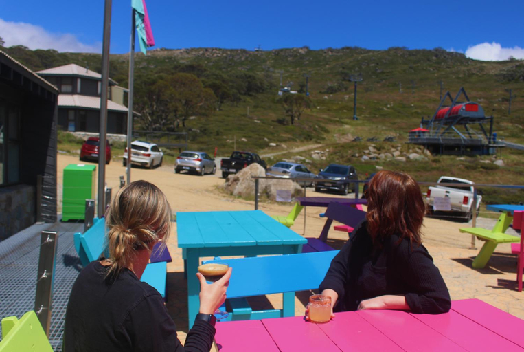 Food & Drinks 5, Stillwell Hotel, Snowy River