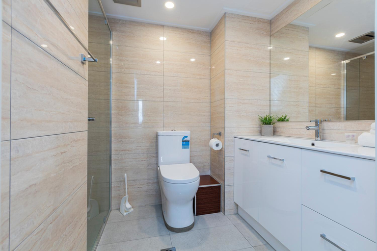 Bathroom 4, Silverton Apartments, Gold Coast