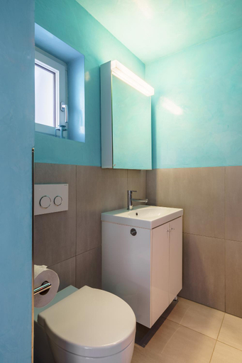 Bathroom 4, Schonbuhl Hotel & Restaurant Lake Thun, Thun