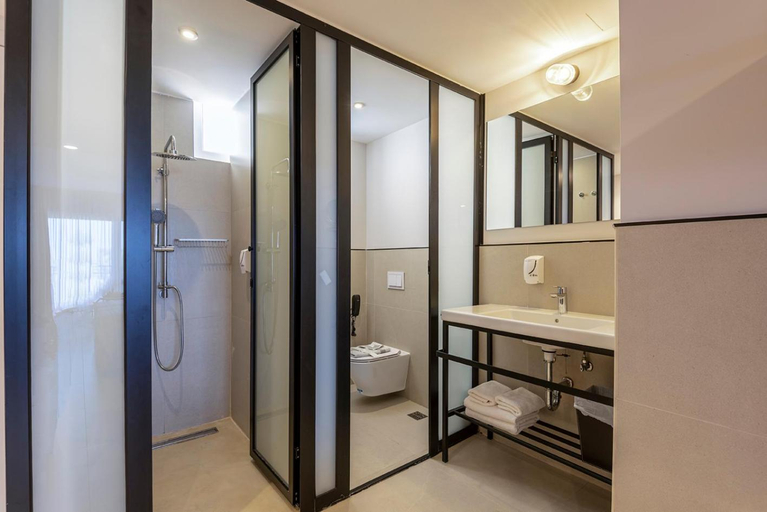 Bathroom 5, SMY Kos Beach & Splash, South Aegean