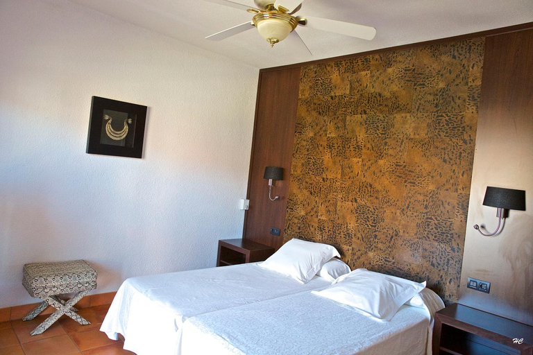 Bedroom 3, Hotel Grifeu y Restaurant - Costa Brava, Girona