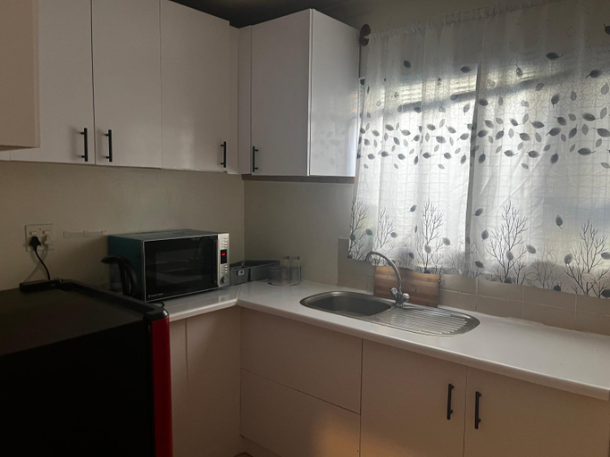 Others 3, VB Accomodation (STATION HOME), City of Cape Town