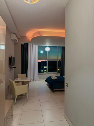 Others 4, Grand Hotel Gjyshi, Krujës