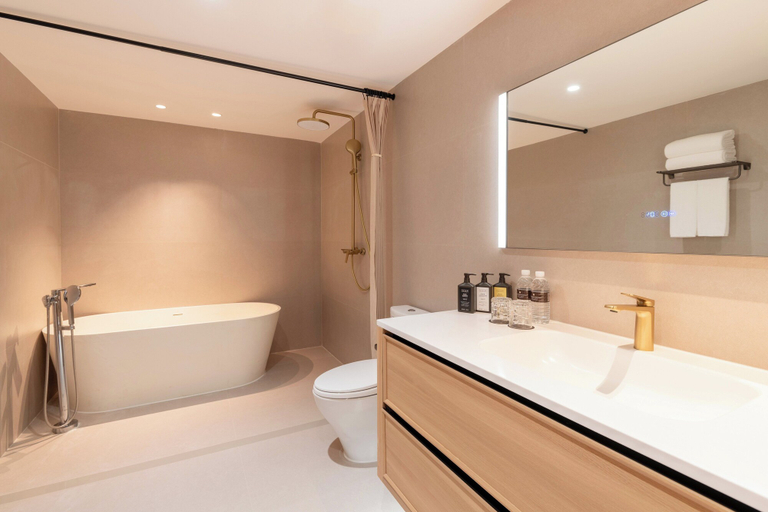 Bathroom 4, InterContinental Hotels SHANGHAI JING'AN SERVICED APT. by IHG, Shanghai
