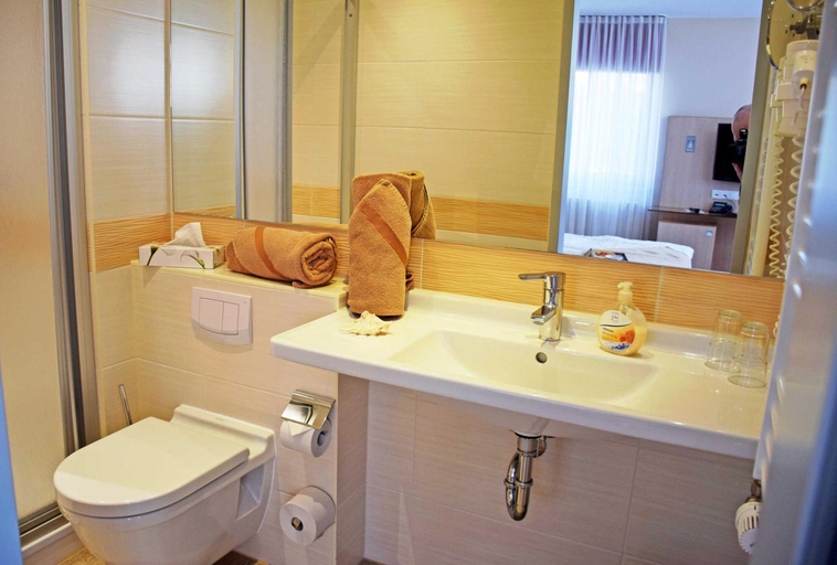 Bathroom 4, Appartementhaus Sellin, Vorpommern-Rügen