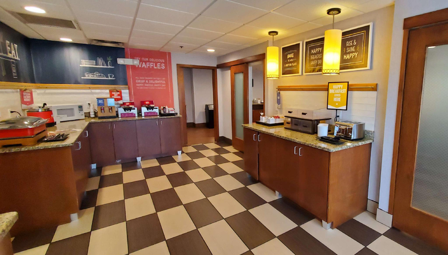 Food & Drinks 5, Hampton Inn Hillsville, Carroll