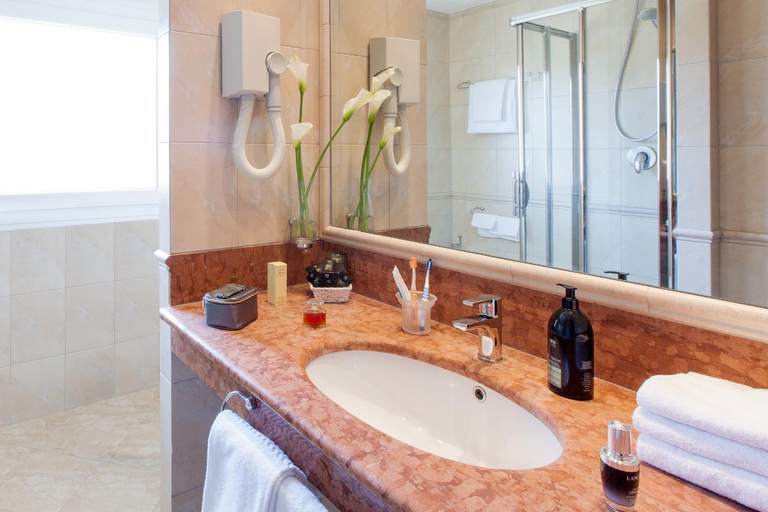 Bathroom 3, Adagio Rome Vatican Aparthotel, Rome