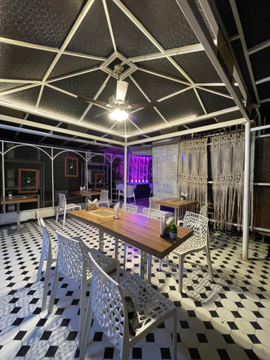 Food & Drinks 3, Hotel Downtown 17, Chandigarh