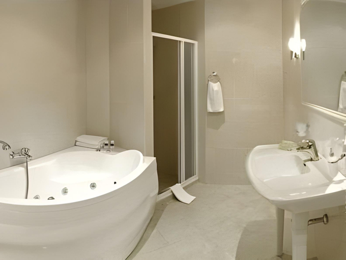 Bathroom 3, Hotel Filmar, Toruń