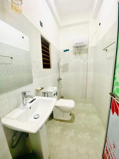 Bathroom 3, Mindana Residence, N. Palatha East