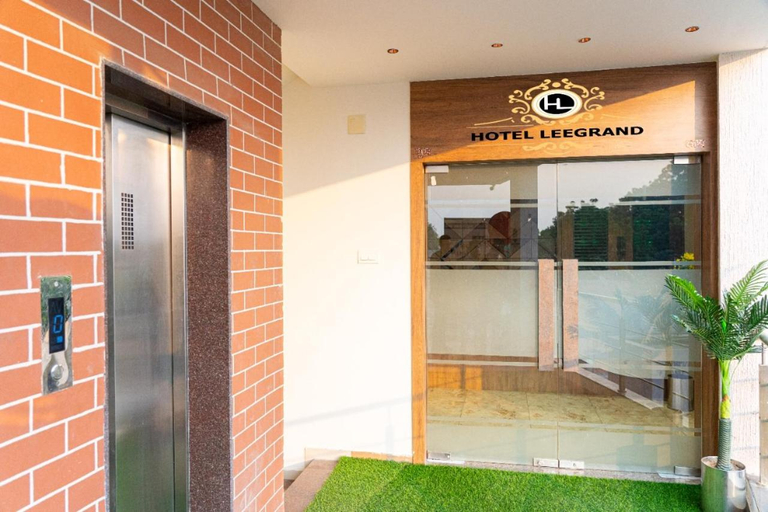 Exterior & Views 1, Hotel Lee Grand, Anand