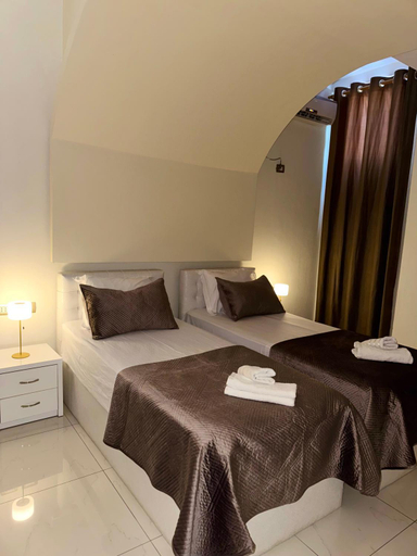 Bedroom 2, Grand Hotel Gjyshi, Krujës