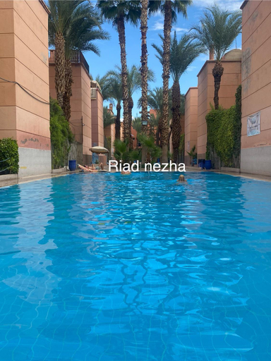 Sport & Beauty 4, Riad Nezha avec piscines jacuzzi parking a quelques minutes a pied du centre-ville, Marrakech