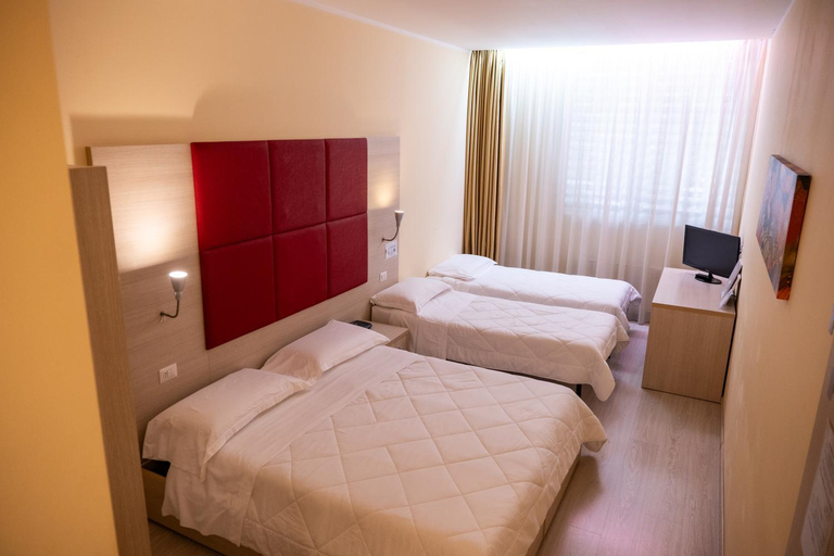 Bedroom 2, Hotel Elys, Milano