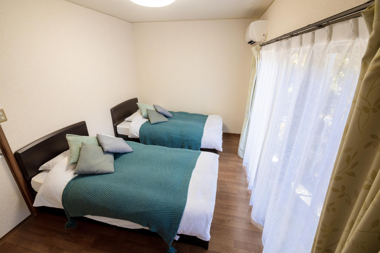 Bedroom 3, Le-Nessa Akazawa, Itō