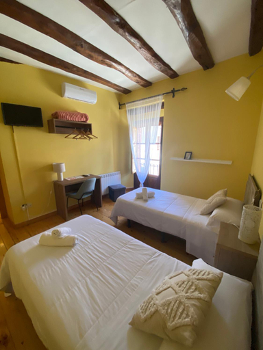 Bedroom 2, Hotel Restaurante Agapio de TRESNINO, Valladolid