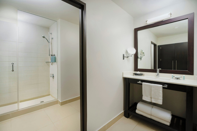 Bathroom 4, Courtyard New York Manhattan/Times Square, New York