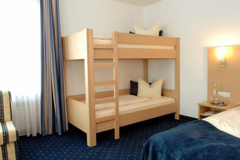 Bedroom 3, Hotel Bettina garni, Günzburg