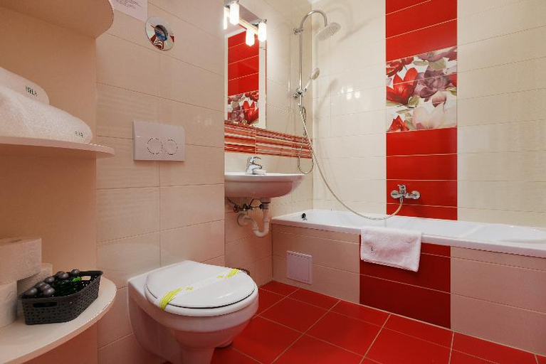 Bathroom 4, Brasov Holiday Apartments, Brasov