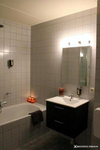 Bathroom 3, Hotel Parkzicht, Veendam