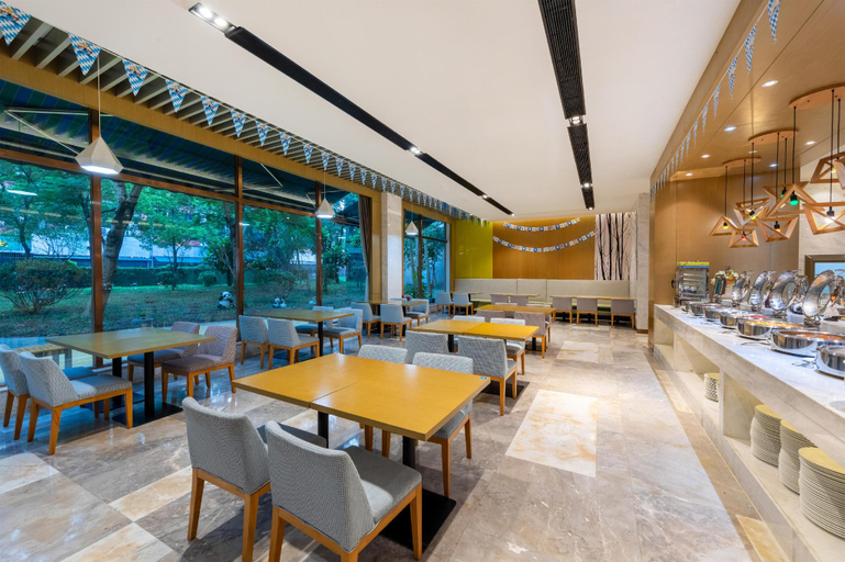 Food & Drinks 3, Hotel Guangzhou(Free shuttle bus is provided during the 140th Canton Fair), Guangzhou