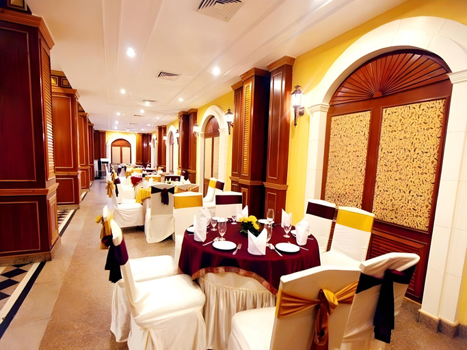 Food & Drinks 5, Hotel K.C. Cross Road, Chandigarh