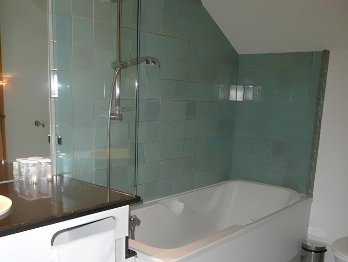 Bathroom 4, Hotel-Restaurant St-Christophe, Territoire de Belfort