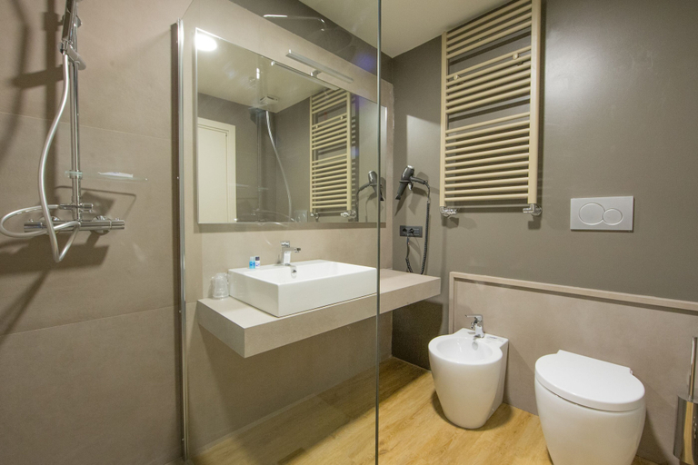 Bathroom 5, Riparbella Country Suite, Pisa