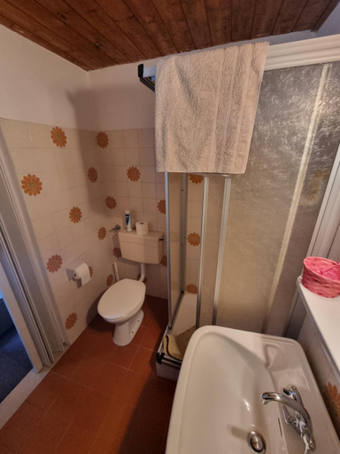 Bathroom 3, Schlossberg, Bolzano