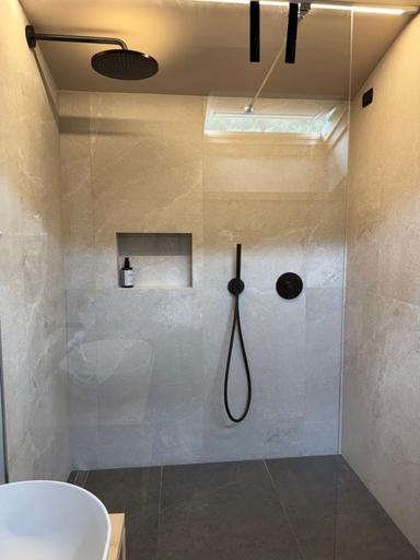 Bathroom 4, Hotel Nevada, Sondrio