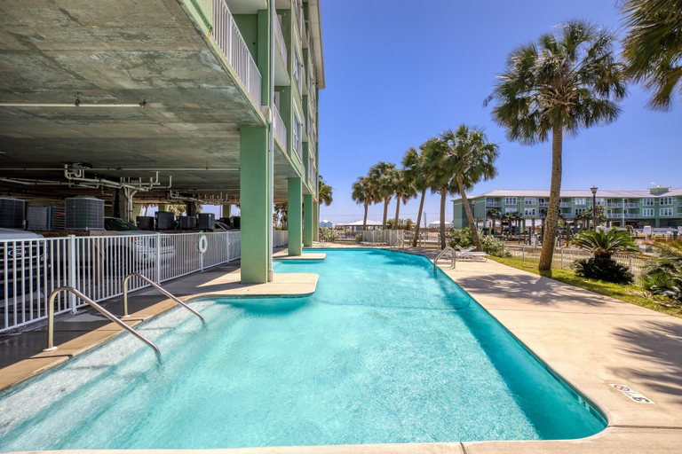 Sport & Beauty 3, Navy Cove Harbor 1206, Baldwin