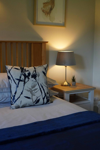 Others 5, Hook Farm Cottages, Wiltshire