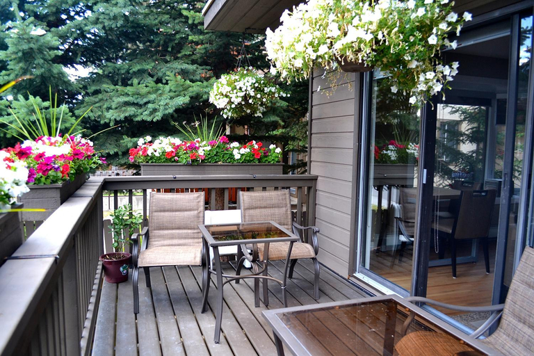 Others 3, A Good Nite's Rest Bed and breakfast, Division No. 15