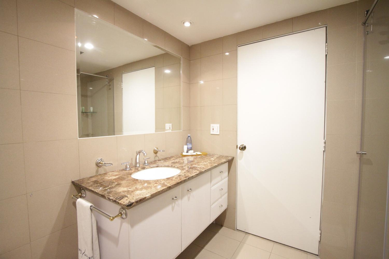 Bathroom, Aparta Hotel Torres de Suites, Quito