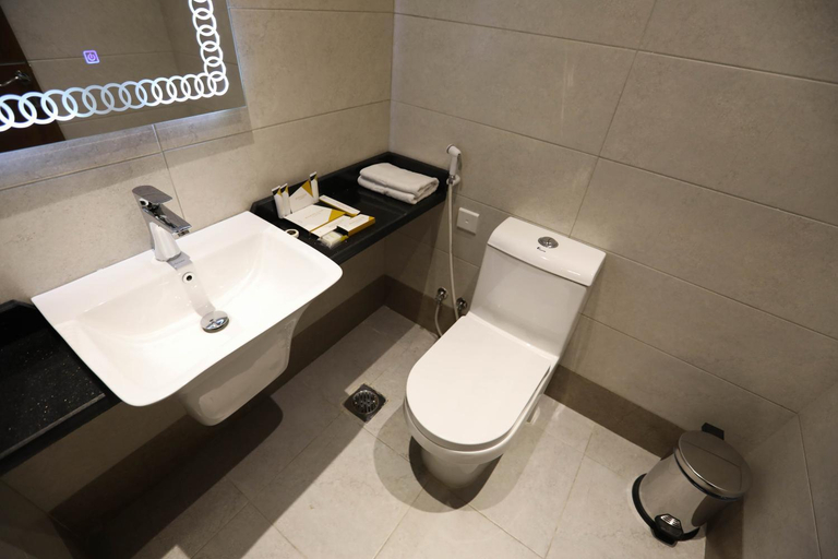 Bathroom 2, Diamond Tower Hotel, Jeddah