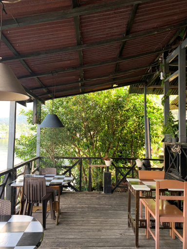 Food & Drinks, Beach Guest House, Agam