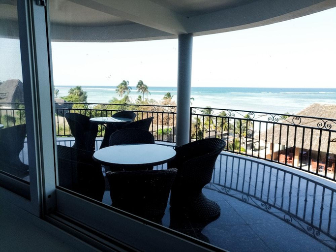 Others 5, Sea Crest Hotel , Kaskazini 'B'