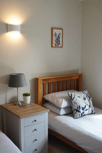 Others 5, Hook Farm Cottages, Wiltshire